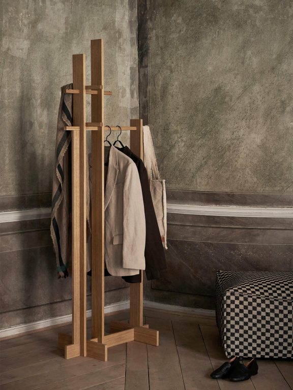 Ferm Living Bridge Clothes Stand kledingrek geolied eiken