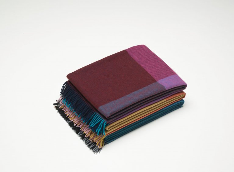 Vitra Colour Block plaid 204x130 bordeaux