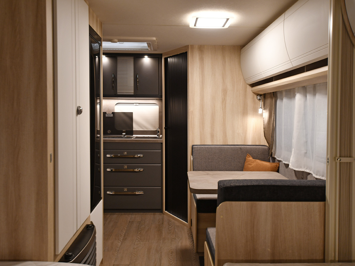 Hobby De Luxe 460 SL 2026 caravan