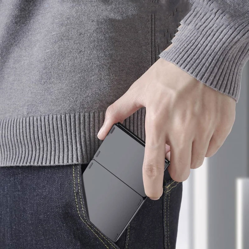 Faltbare Mini Bluetooth Tastatur mit Touchpad für Macbook / Laptop / Tablet / Smartphone inkl. Handy-Halterung (iOS / Android) - Silber