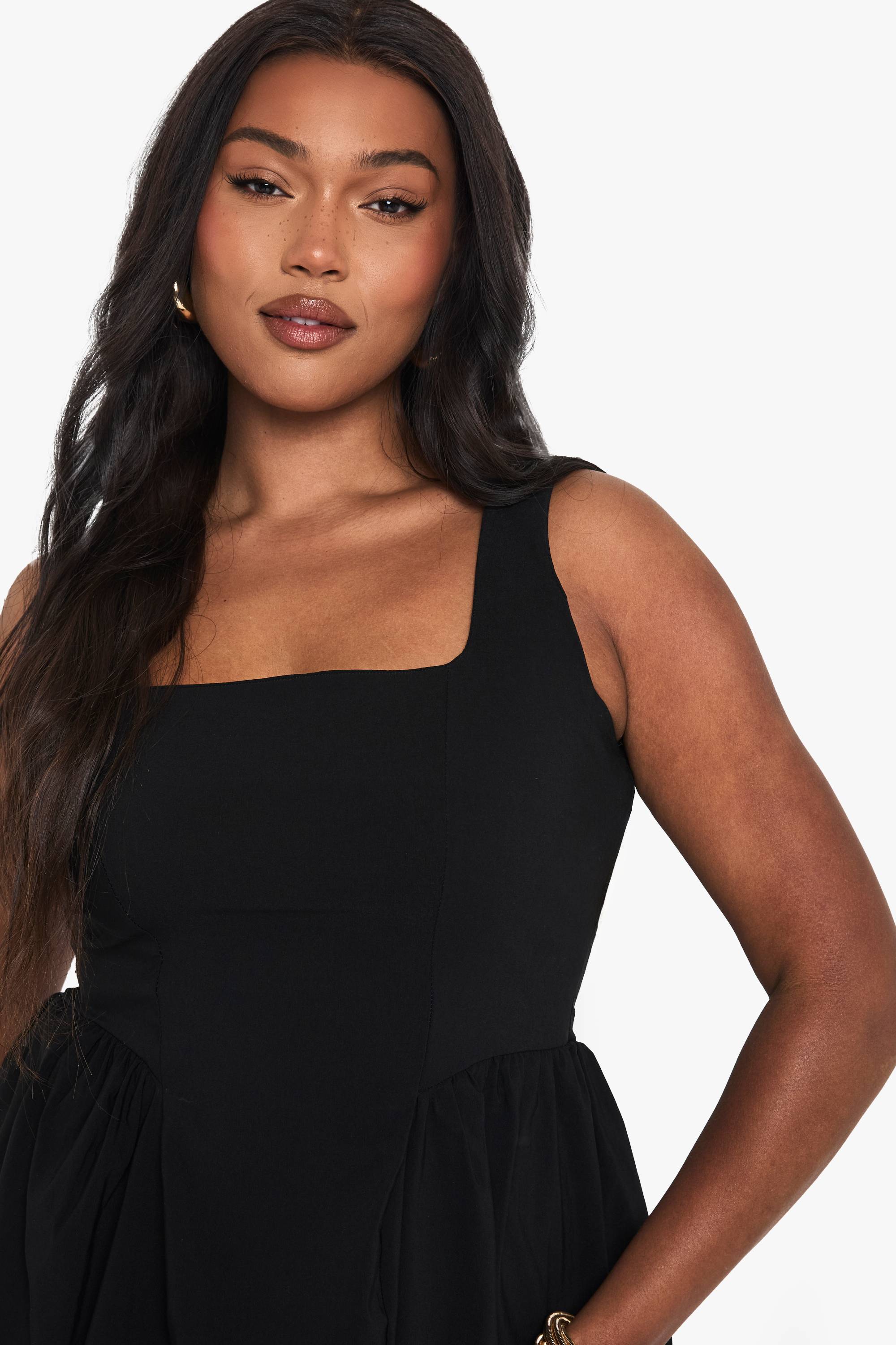 boohoo Plus Robe Skater Grande Taille à Encolure Carrée et à Fronces