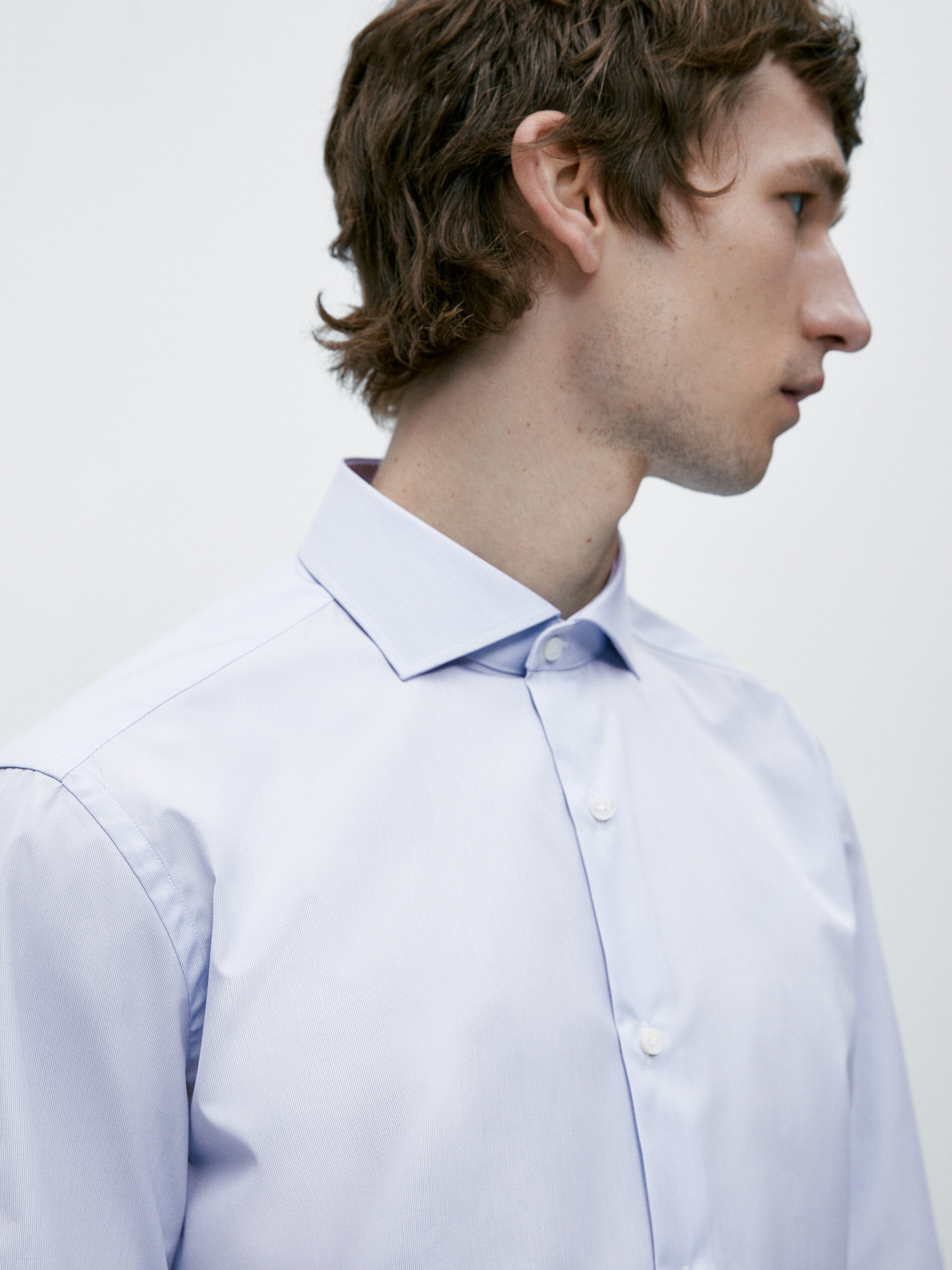 Camisa slim fit com micro listras, fácil de passar - CELESTE