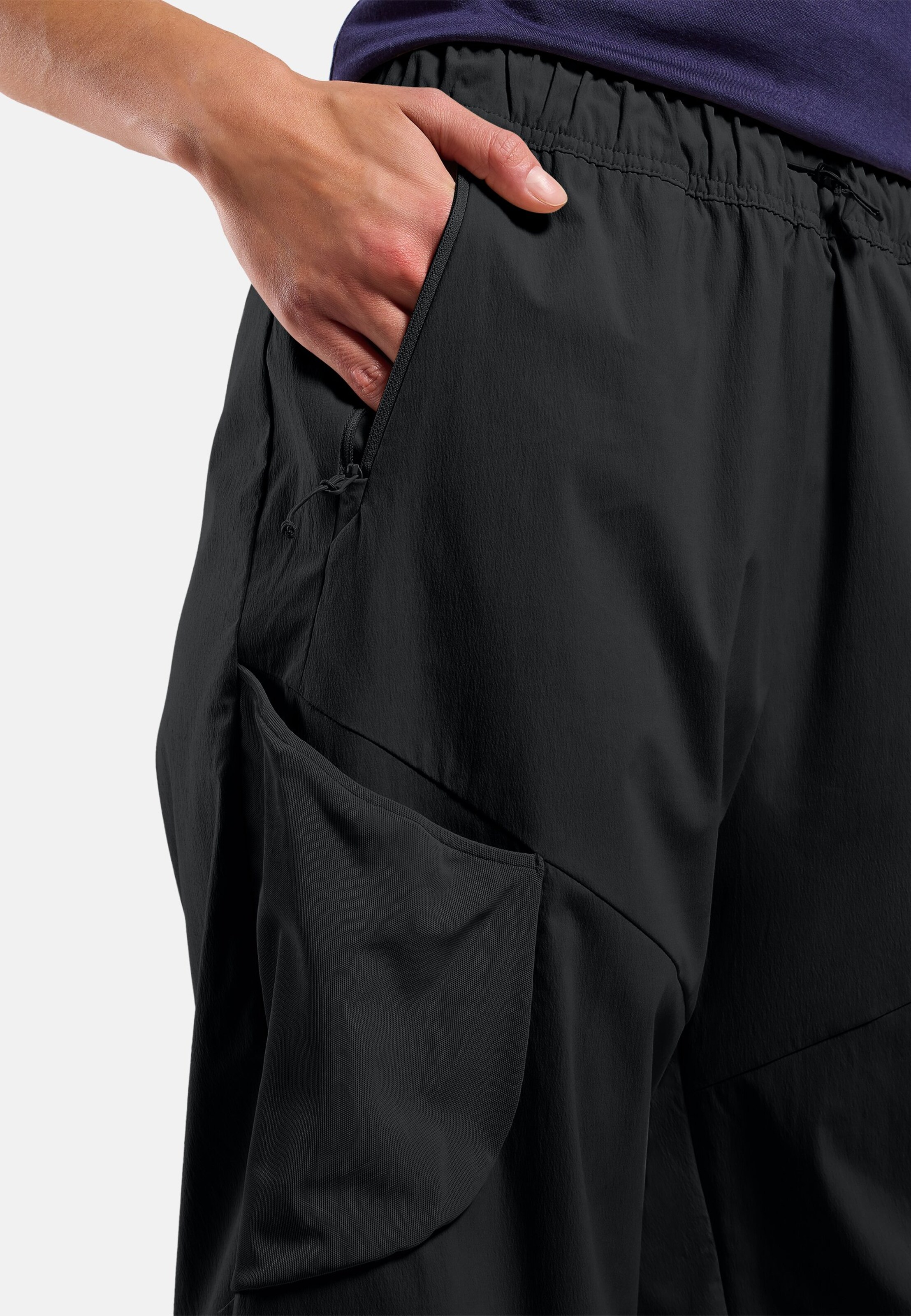 Essentials Cargohose in black