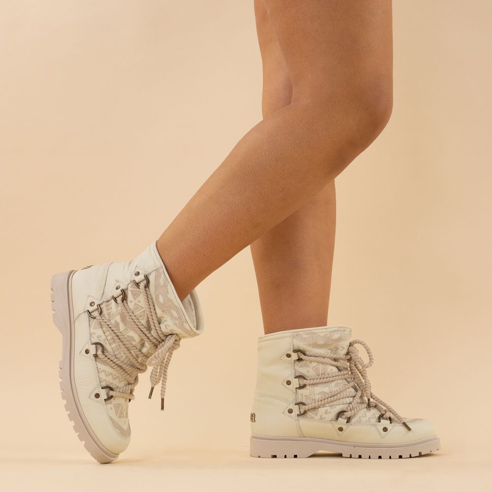 CHA boots Tiber Art Polar