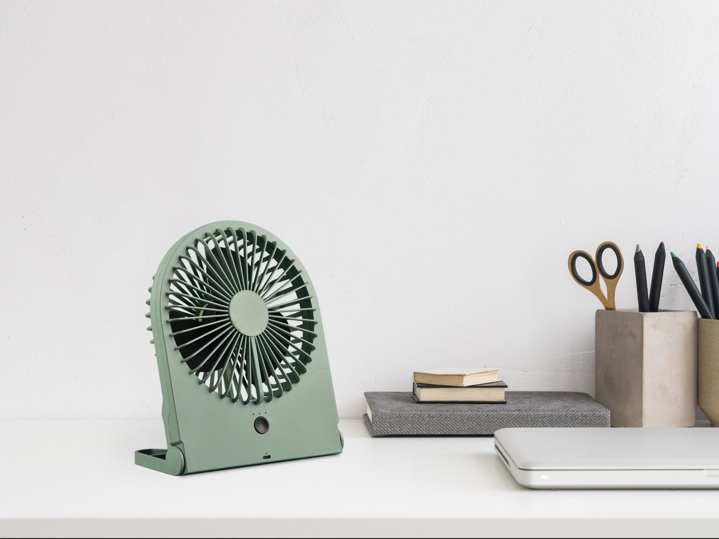 Trio Leuchten Tafelventilator Breezy H 23 cm oplaadbaar pistache groen