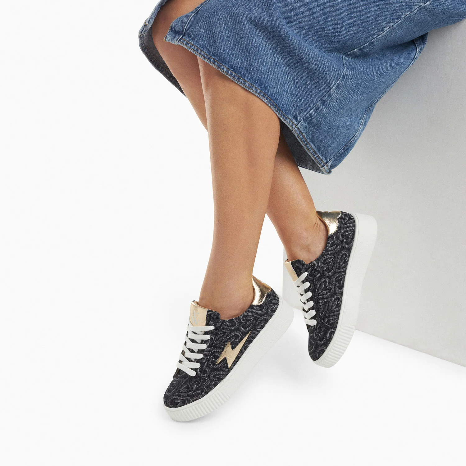 Sneakers-Baskets éclair Enola noir coeur à lacets