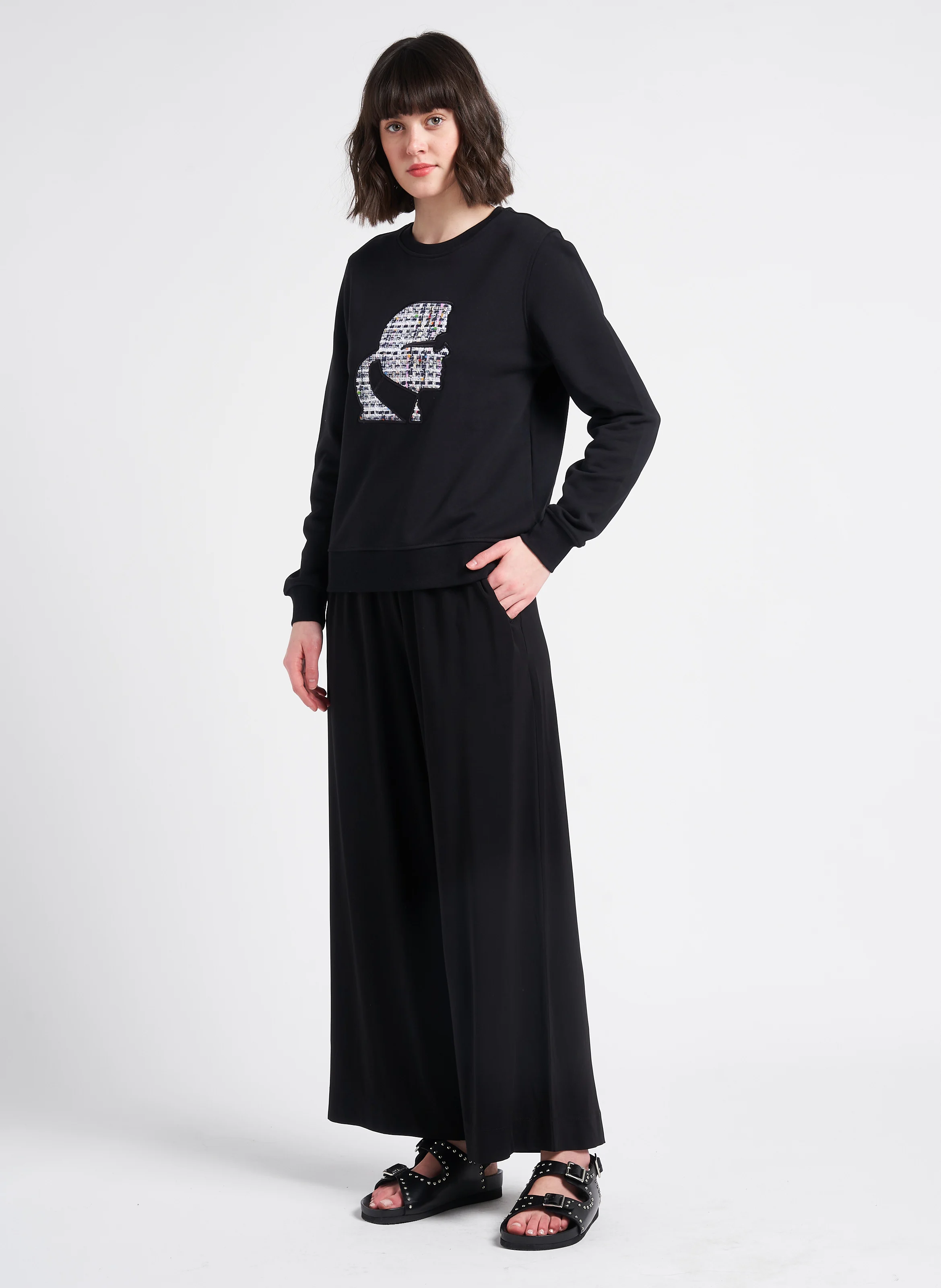 Sweat col rond brodé en coton bio | Noir