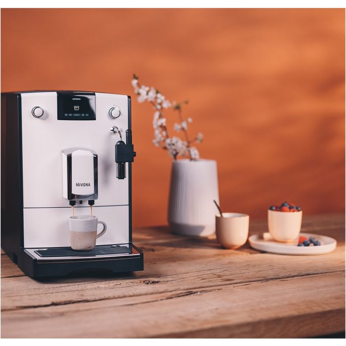 Nivona Kaffeevollautomat CafeRomatica NICR 560 // 1kg Nivona Kaffee gratis