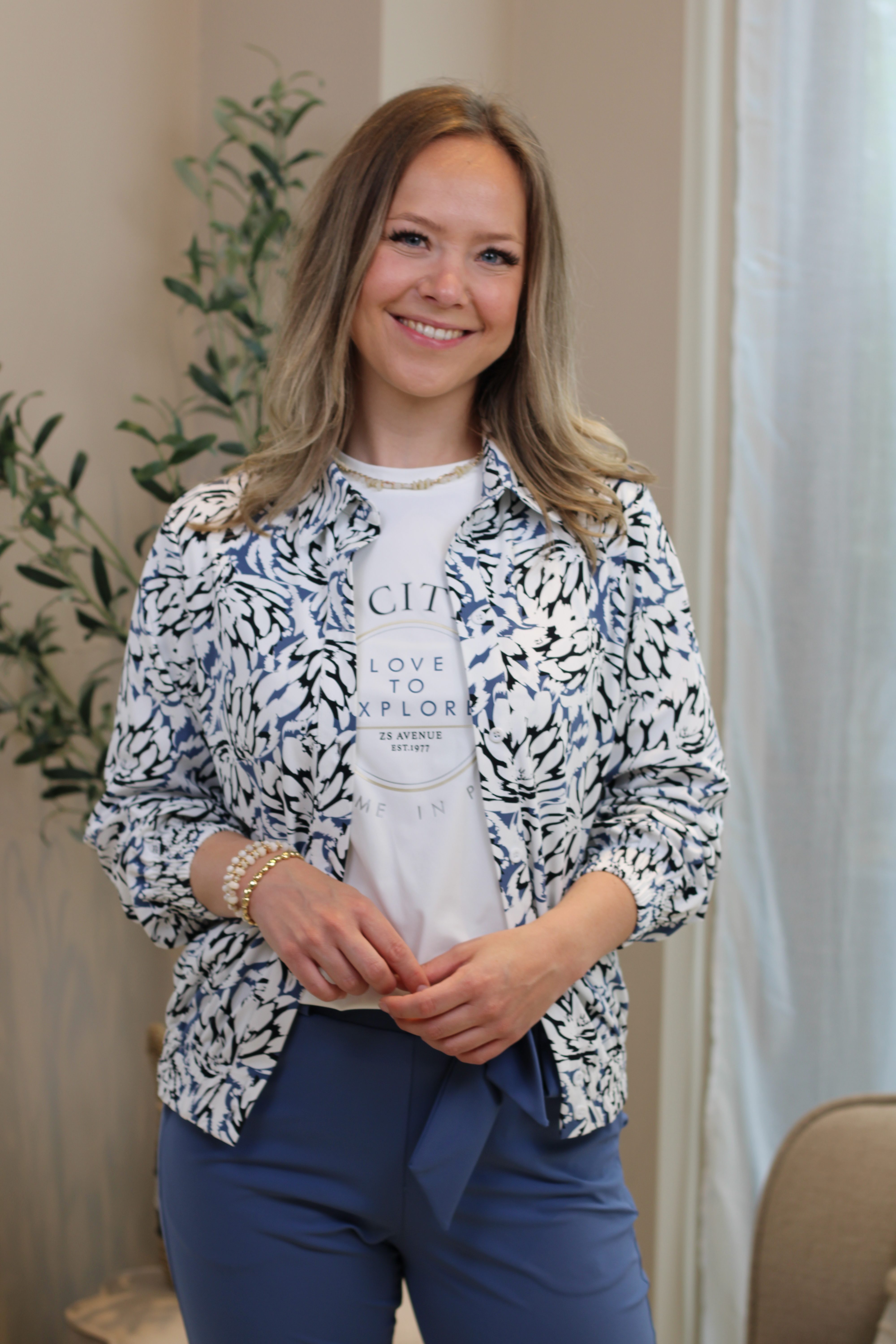 Zoso - Amara Printed Travel Blouse - Offwhite/Navy