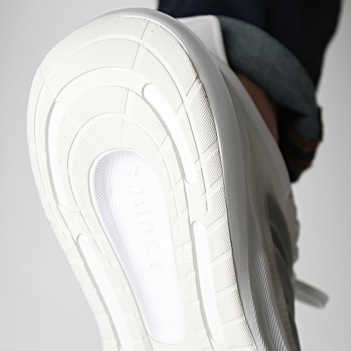 Baskets Ultrabounce HP5772 Footwear White Grey Three Crystal White