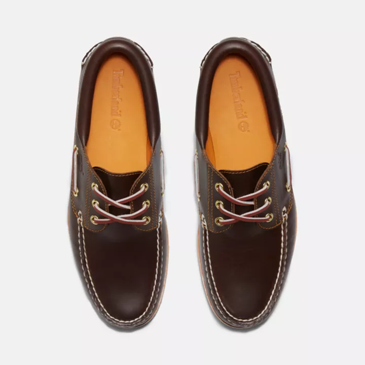 Chaussure bateau cousue main à 3 œillets et semelle crantée pour homme en marron