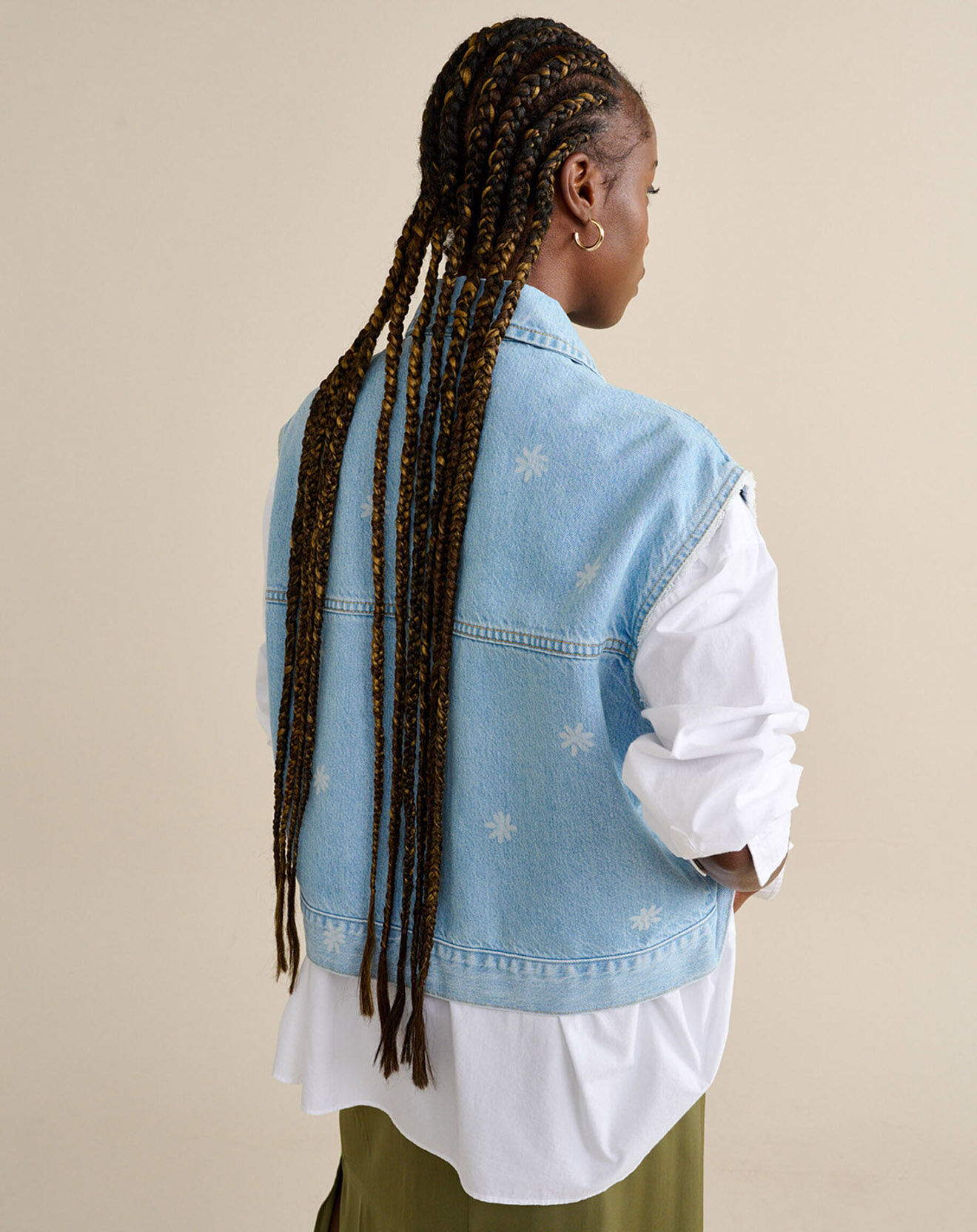 Bellerose Veste sans manches oversize en jean Paulette à fleurs bleu usé