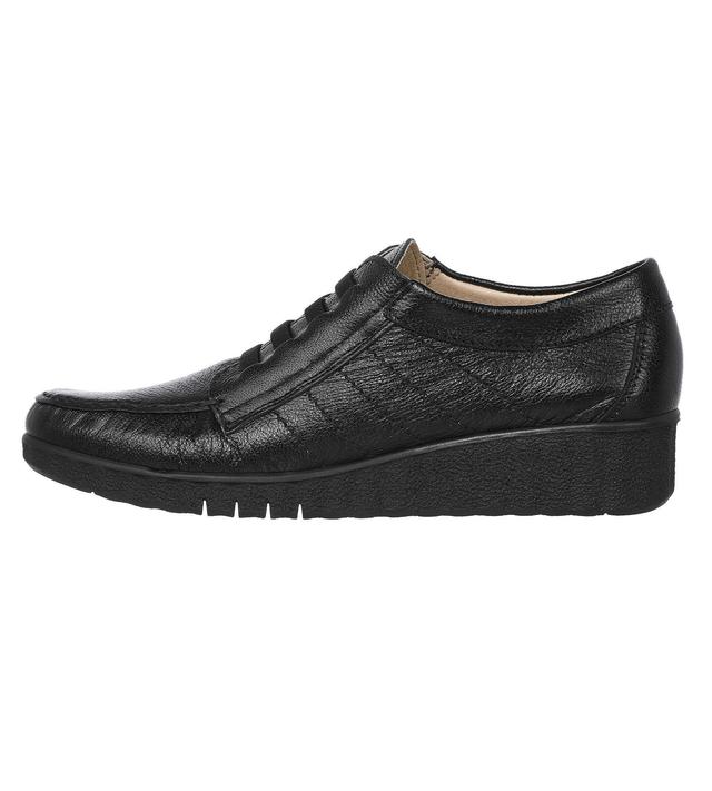 Halbschuh in Lackleder und Schnüroptik