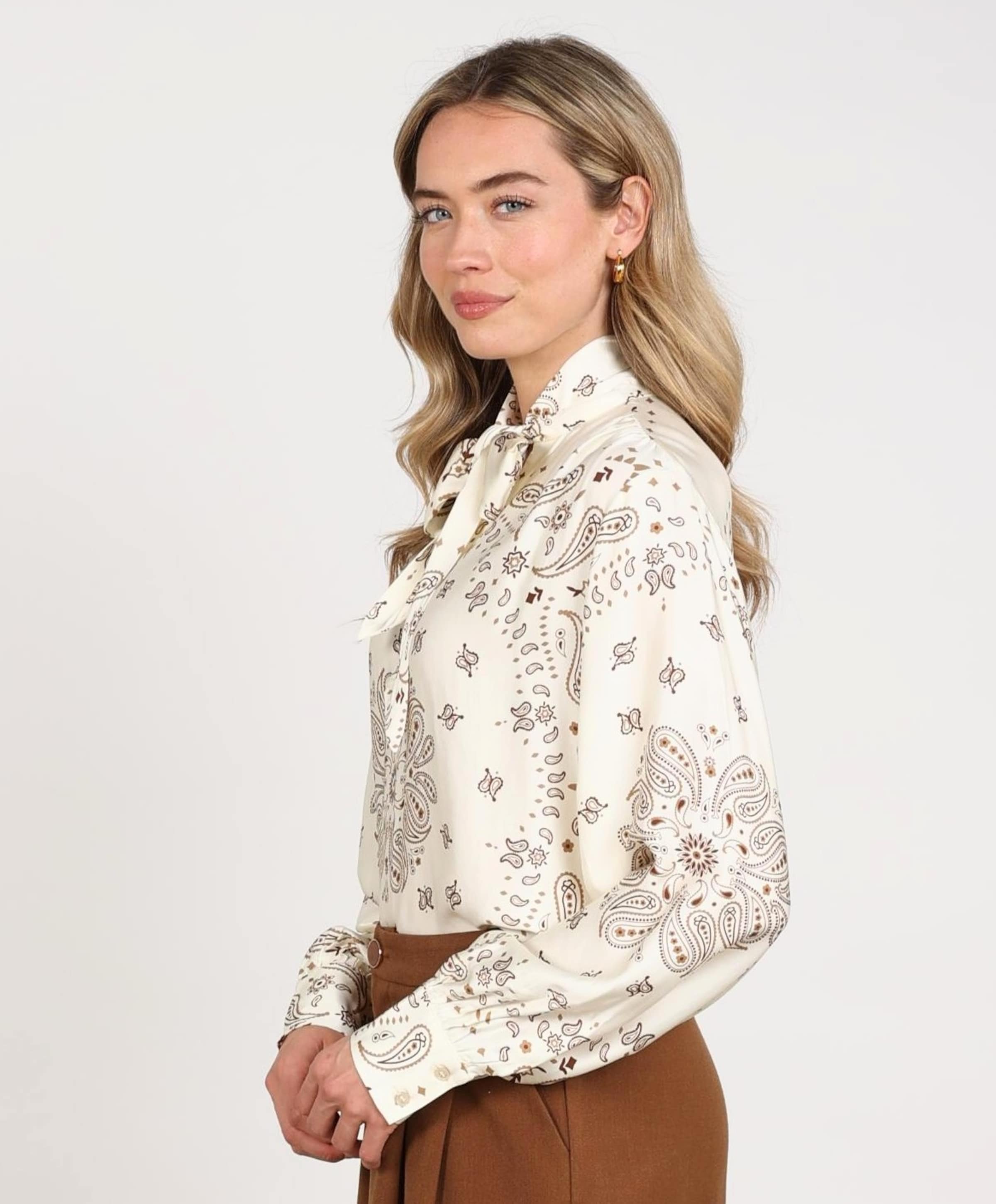 Nukus Dames blouse ecru