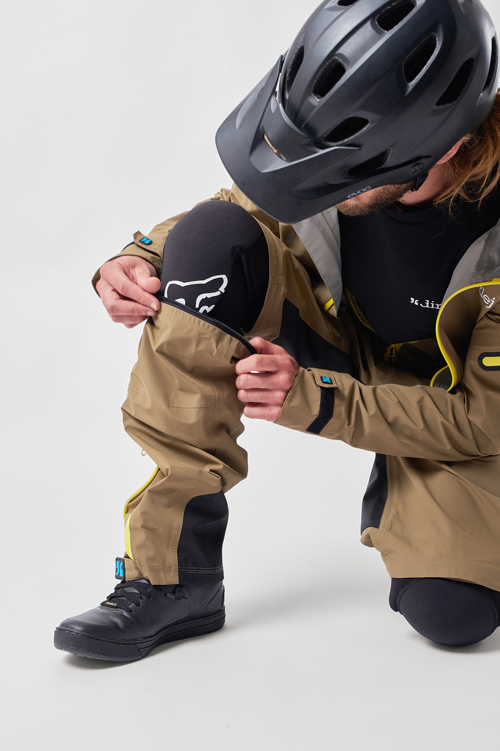 Dirtlej Dirtsuit Core Edition heldragt med lange ben beige