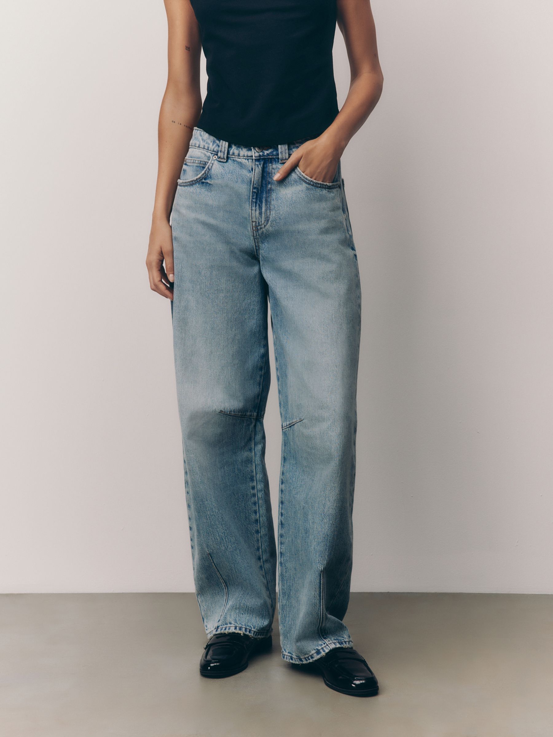 Gebleekt - Darted Knee Barrel 100% Katoenen Jeans