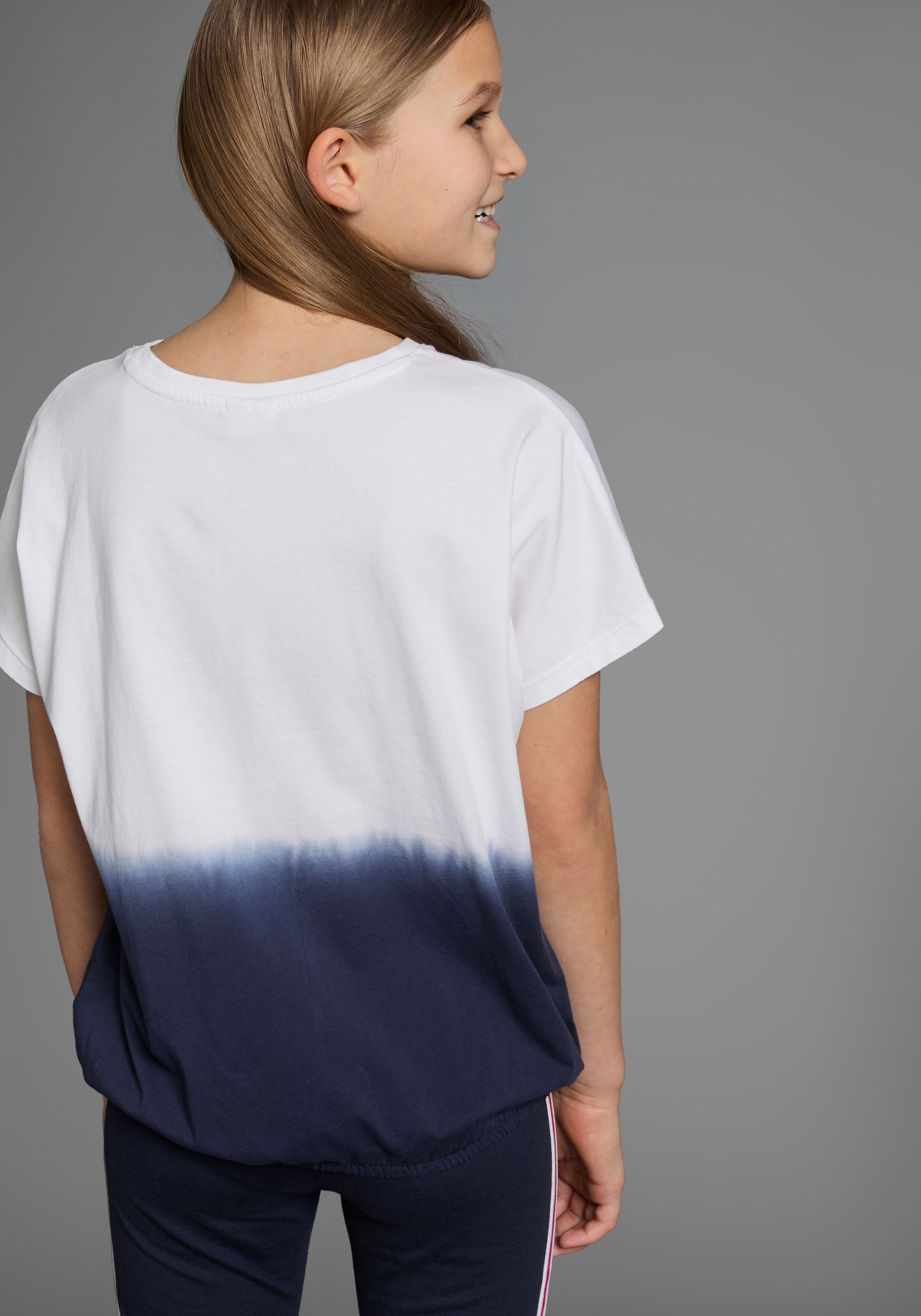 KangaROOS T-Shirt »mit Farbverlauf und Logodruck«, Kurzarm,  weite Fledermausärmel,  modisches Batikmuster