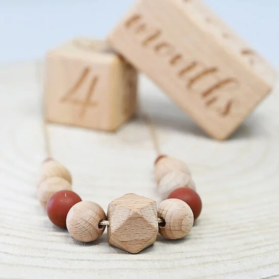 Collier d'allaitement et de portage   Rouille et bois        de               Irréversible