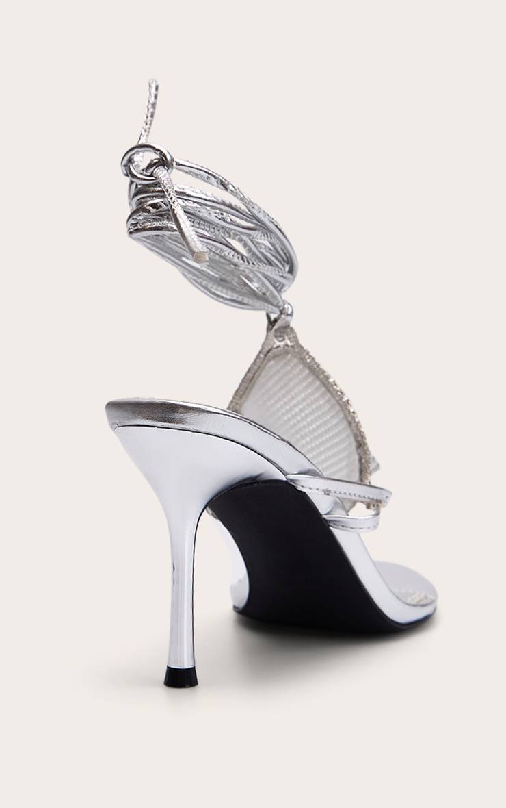Argenté Sandales À Talons À Lacets Avec Bride Tong Triangulaire