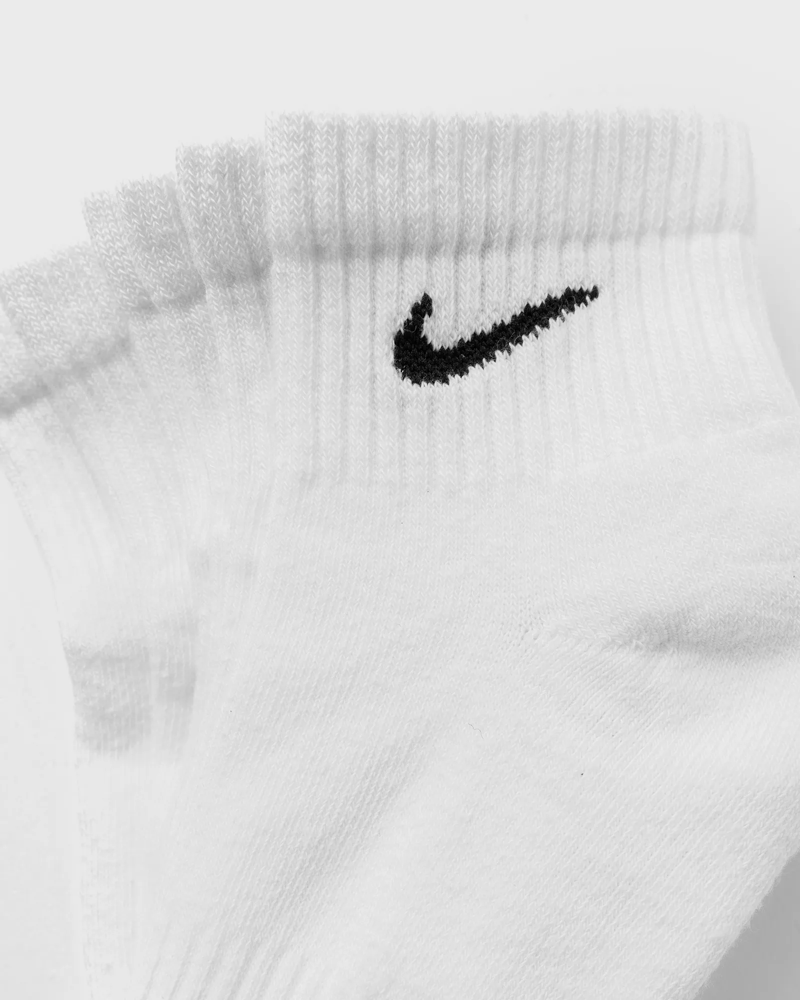 Nike EVERYDAY PLUS CUSHIONED ANKLE SOCKS (3 PAIRS)