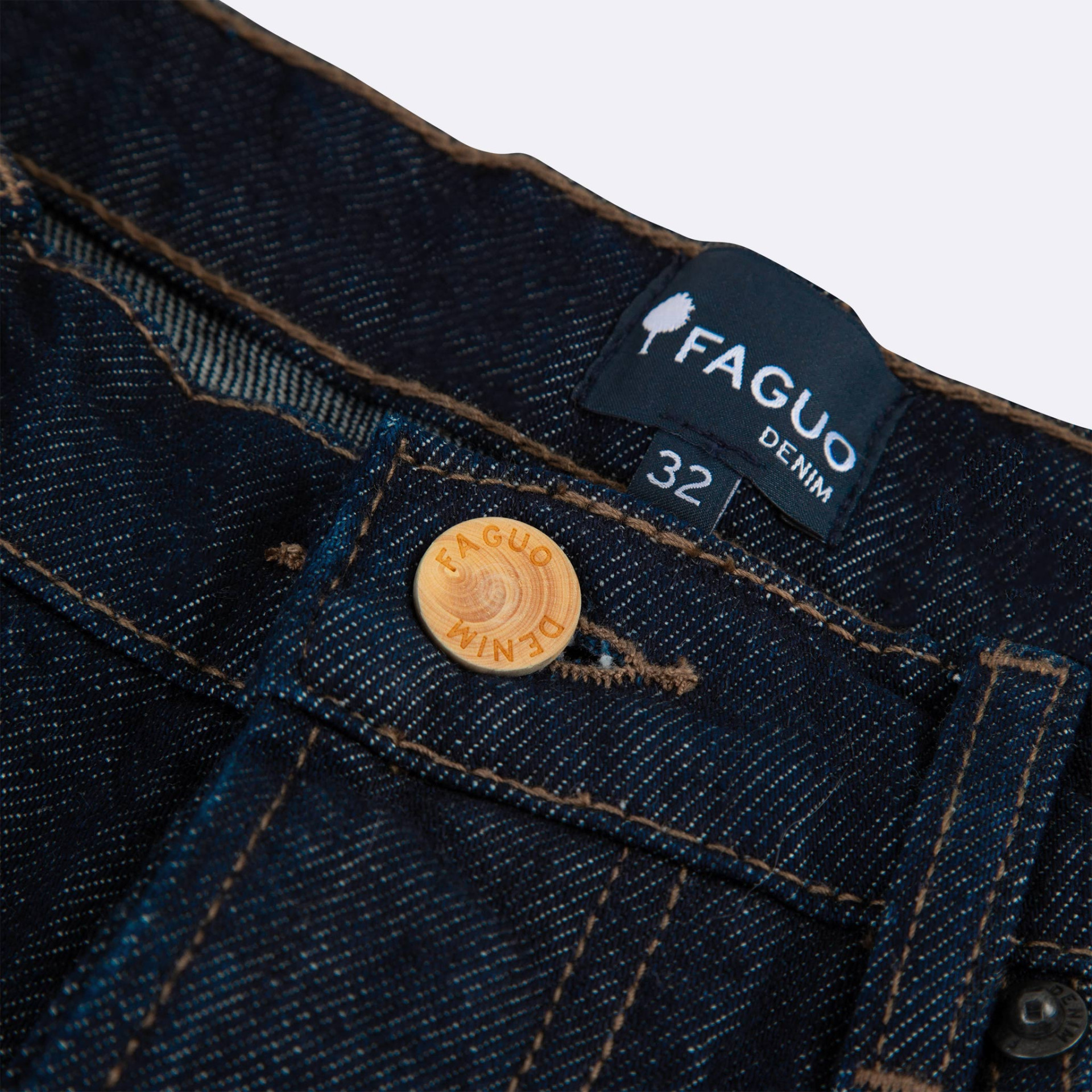 Jean denim brut coupe straight végan en coton et coton recyclé - modèle Straight denim
