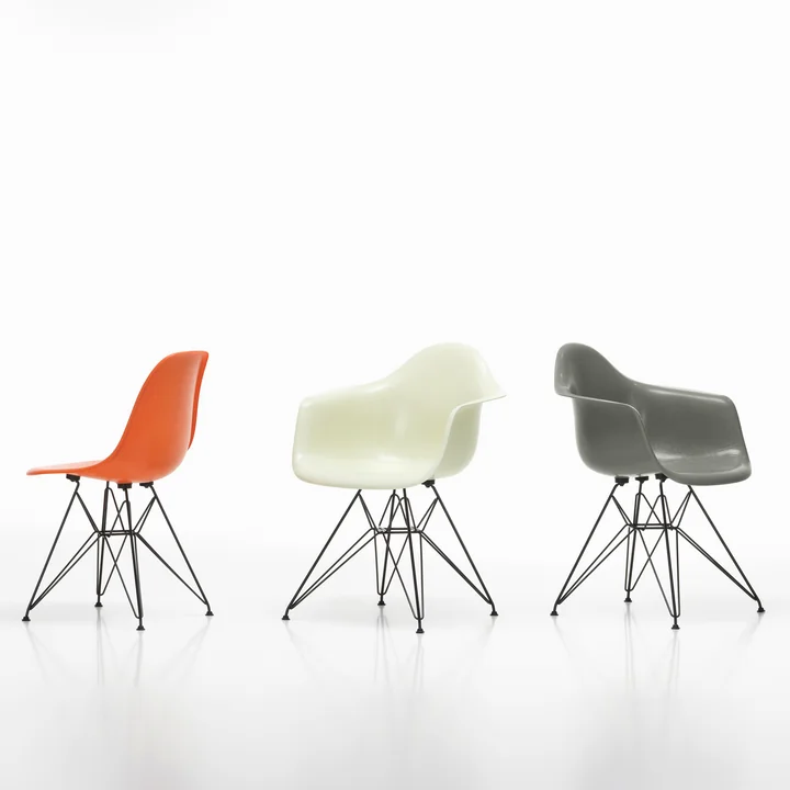 Vitra - Eames Fiberglass Armchair DAR, basic dark / Eames sea foam green (Filzgleiter basic dark)