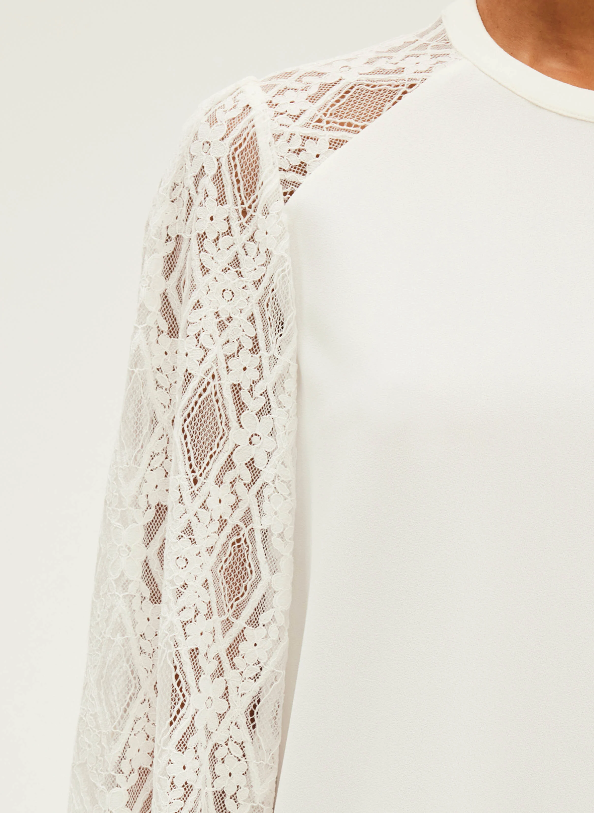 BRELLE - Top col rond droit en dentelle | Beige