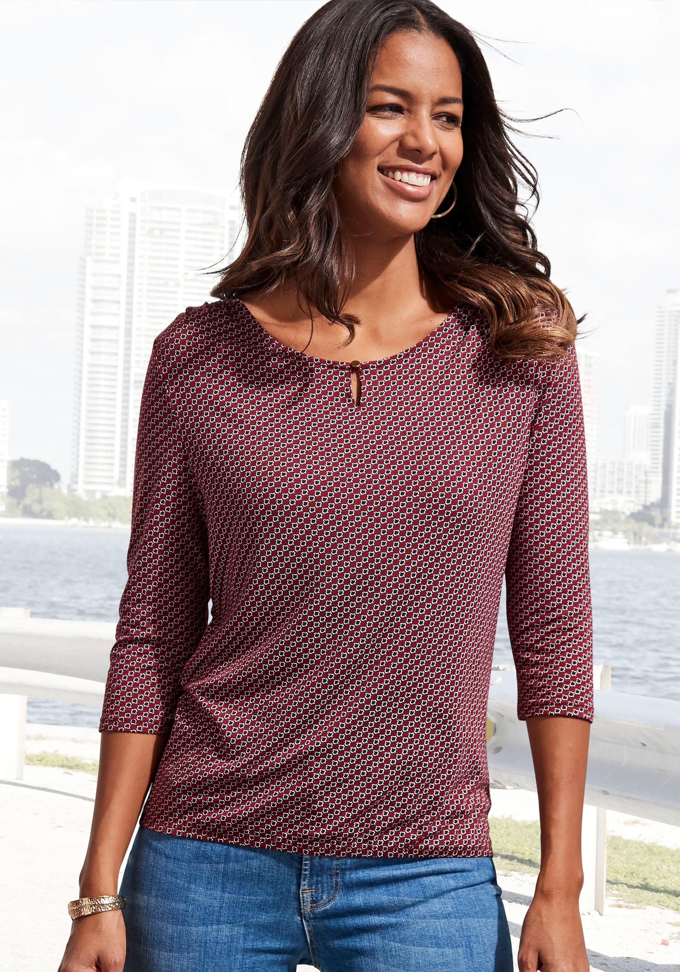 Vivance Rundhalsshirt »mit goldfarbenem Zierknopf am Ausschnitt« 2er-Pack,  aus weichem Viskose-Stretch