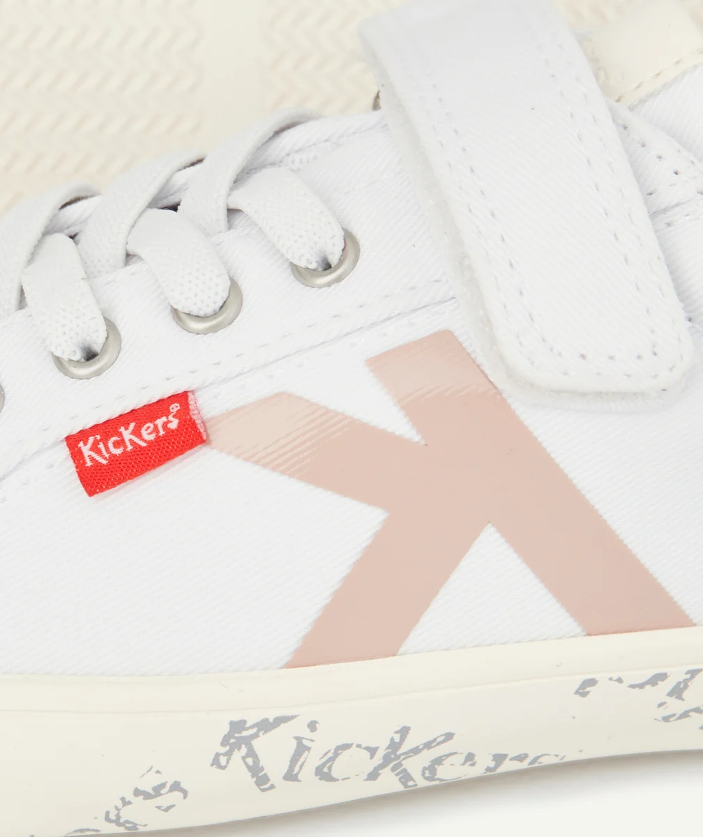 KICKERSBASKETS BLANCHES AVEC DÉTAIL ROSE FILLE