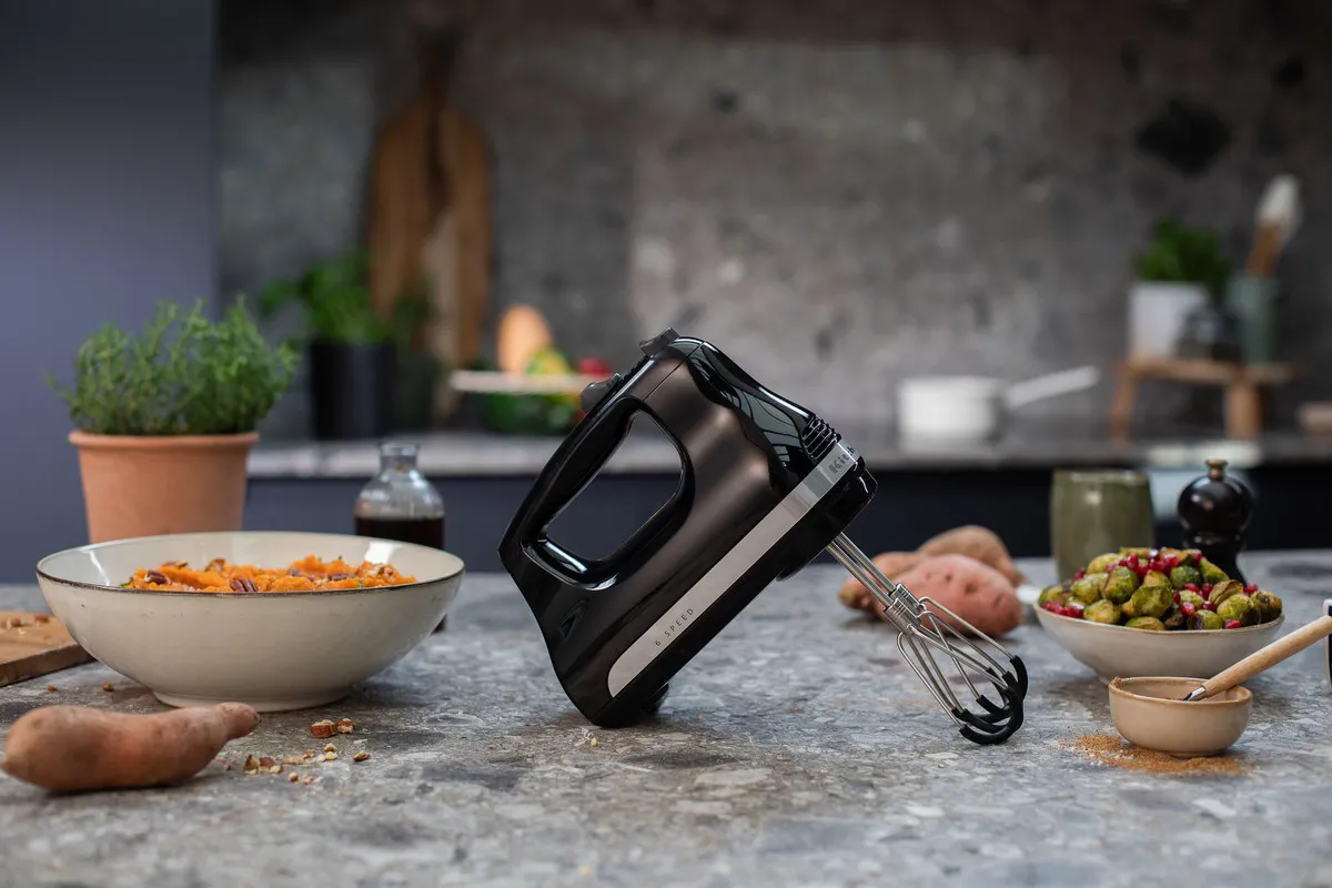 KitchenAid Håndmixer m. piskeris med fleksible kanter