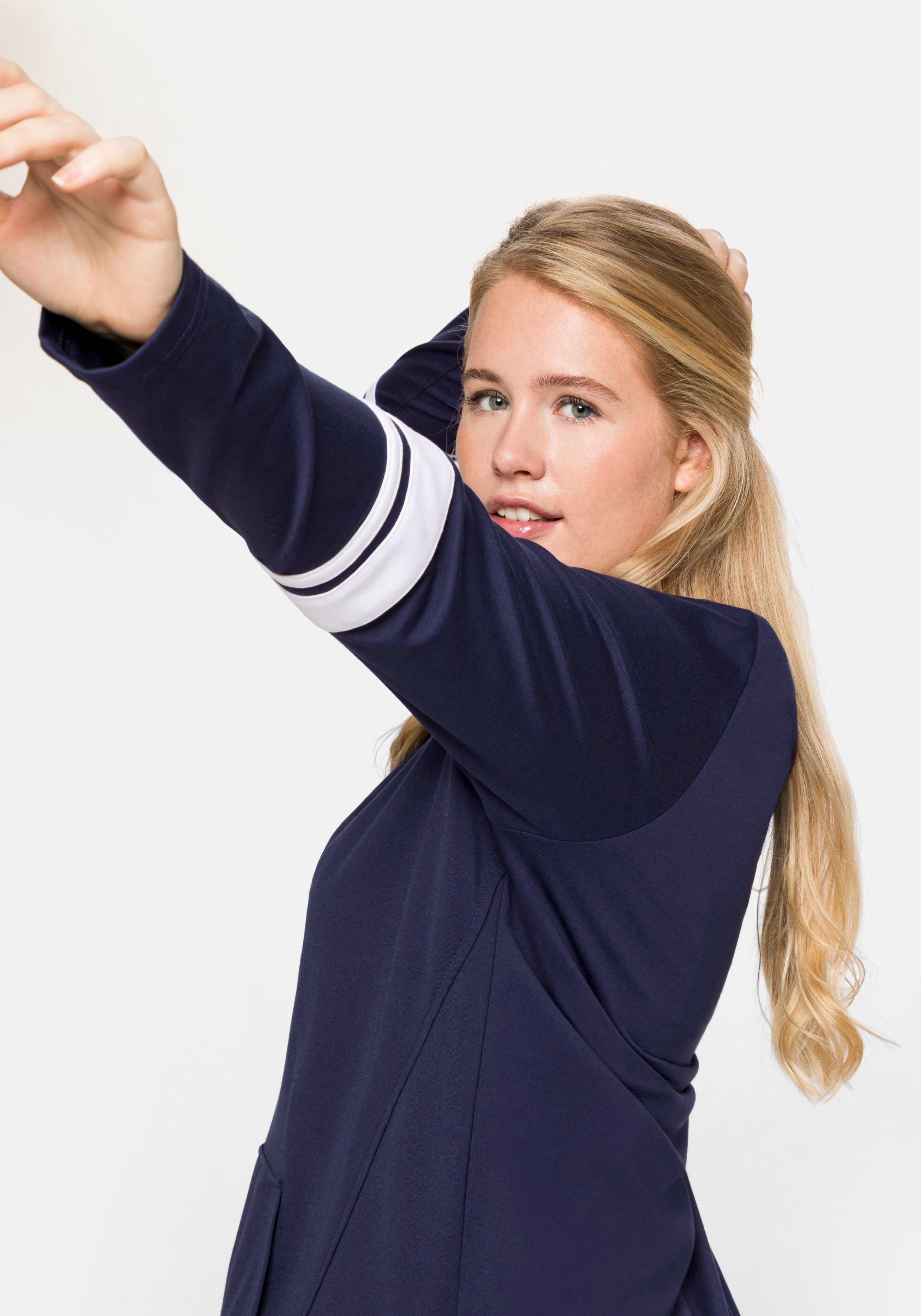 Sweatshirt aus Funktionsmaterial, mit Kängurutasche