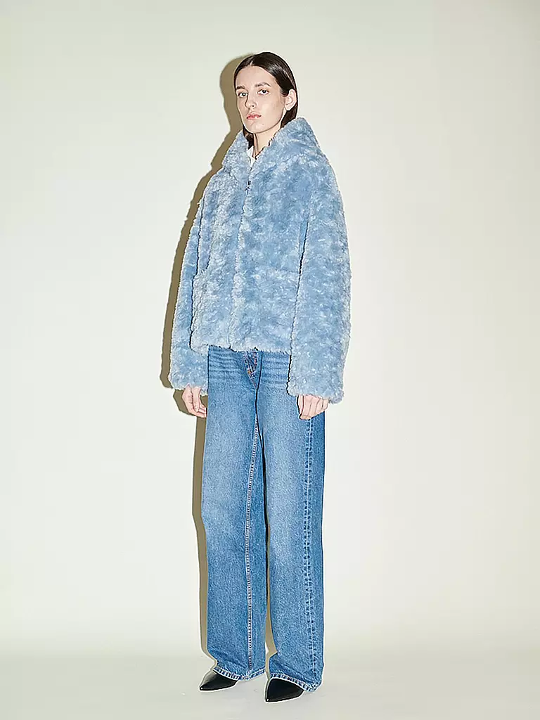 JAKKE Jacke in Felloptik DAPHNE hellblau