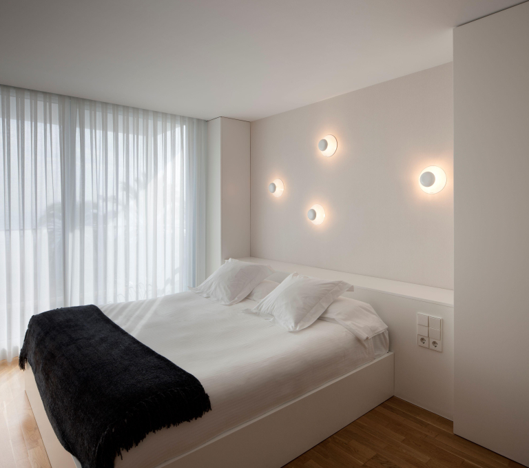 Vibia Funnel 2012 plafond- en wandlamp Ø22 LED small White