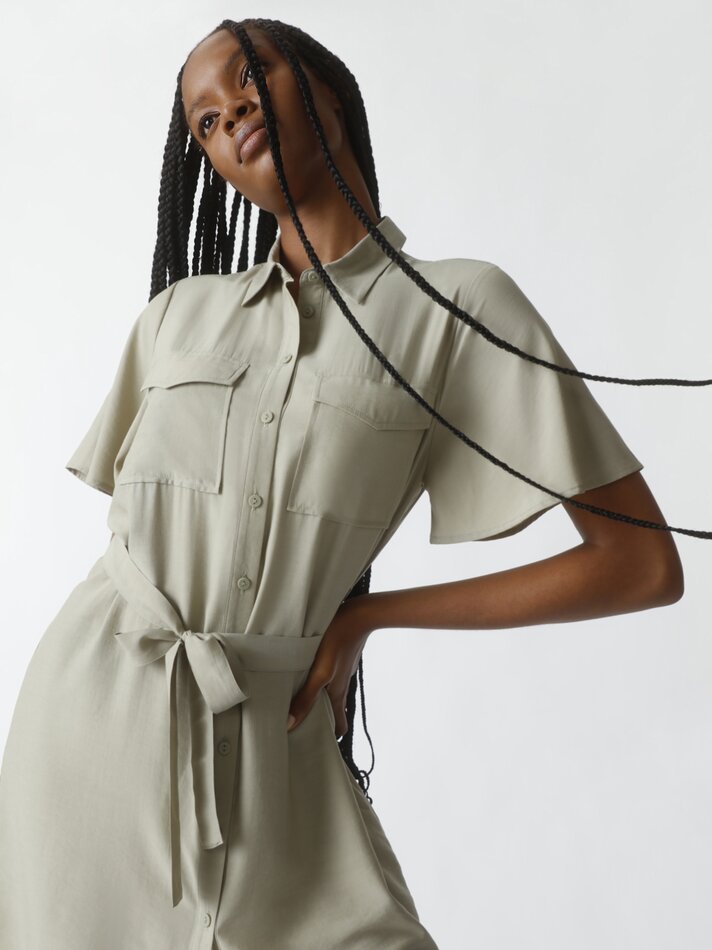 Vestido curto estilo camisa - Cáqui