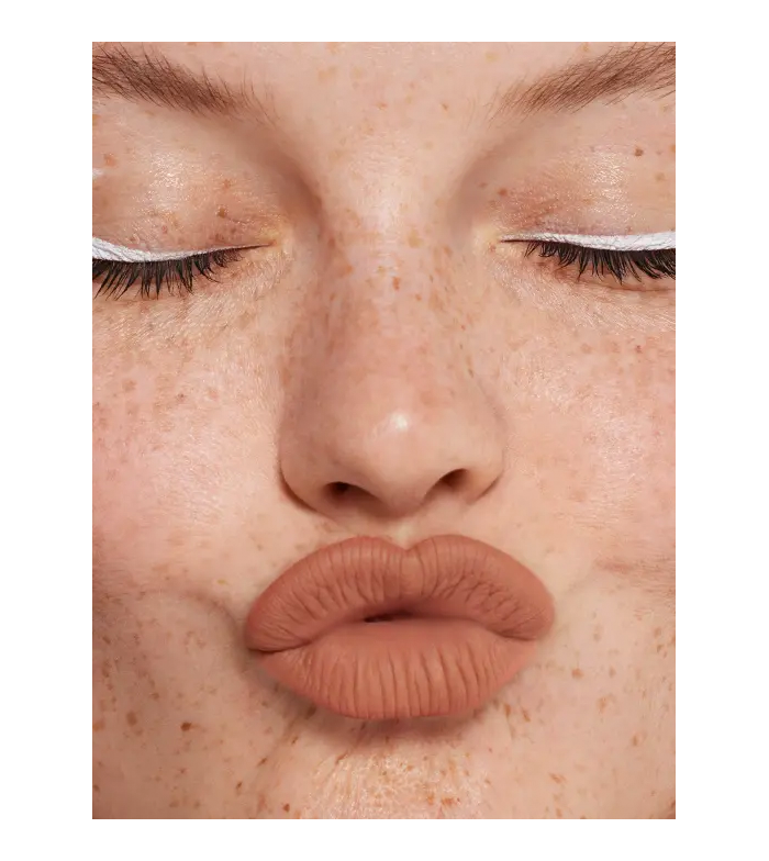 about-face - Delineador labial Matte Fix - 11: Baby Be Good