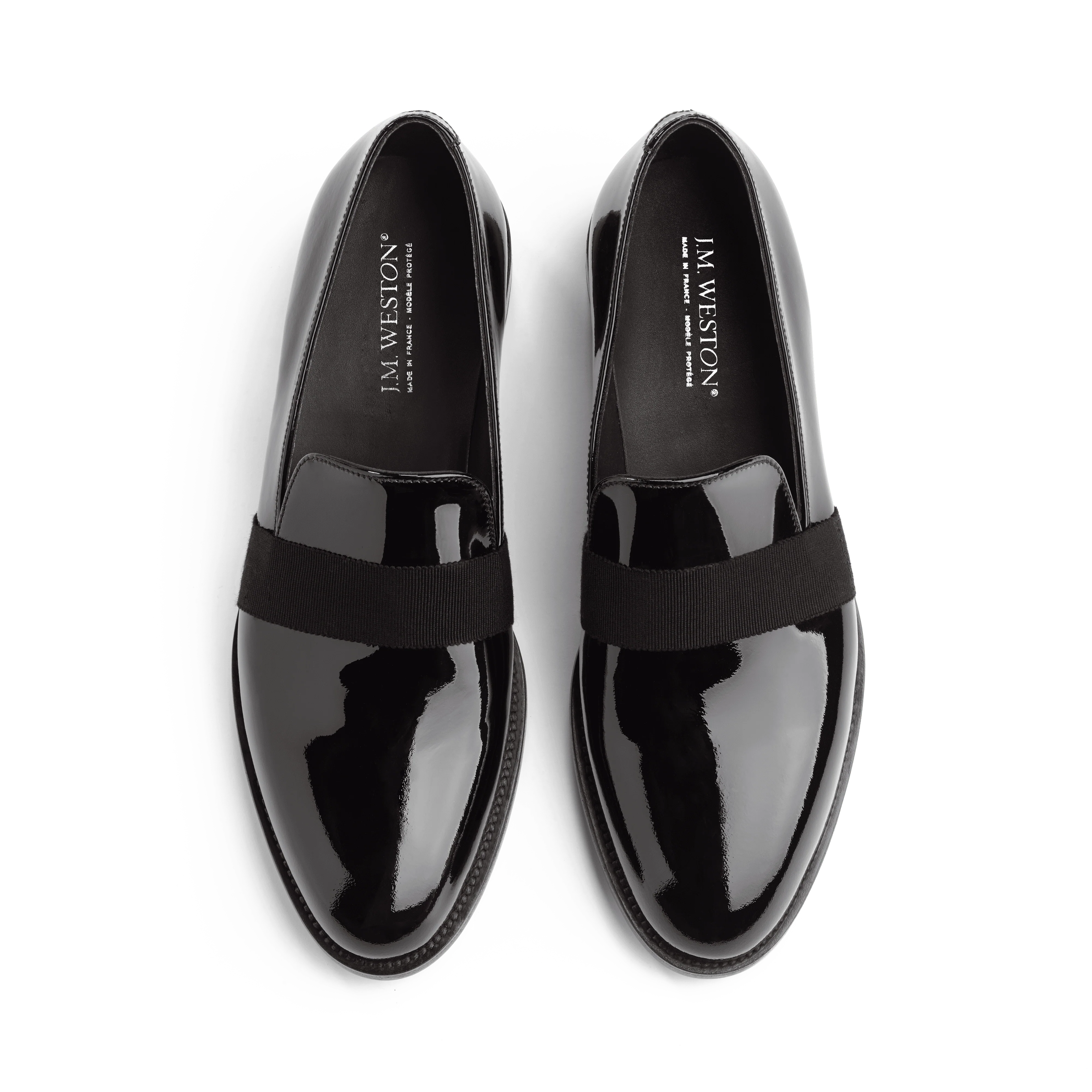 Mocassin smoking
