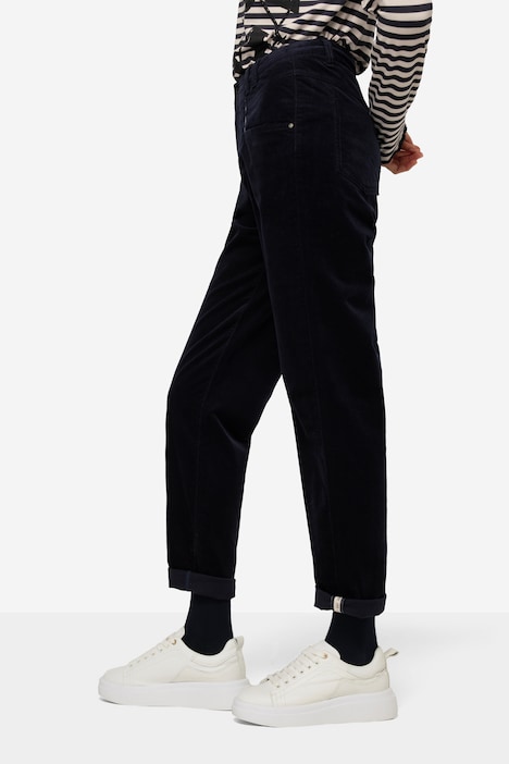 Cord-Karottenhose, weite Passform, 5-Pocket-Form