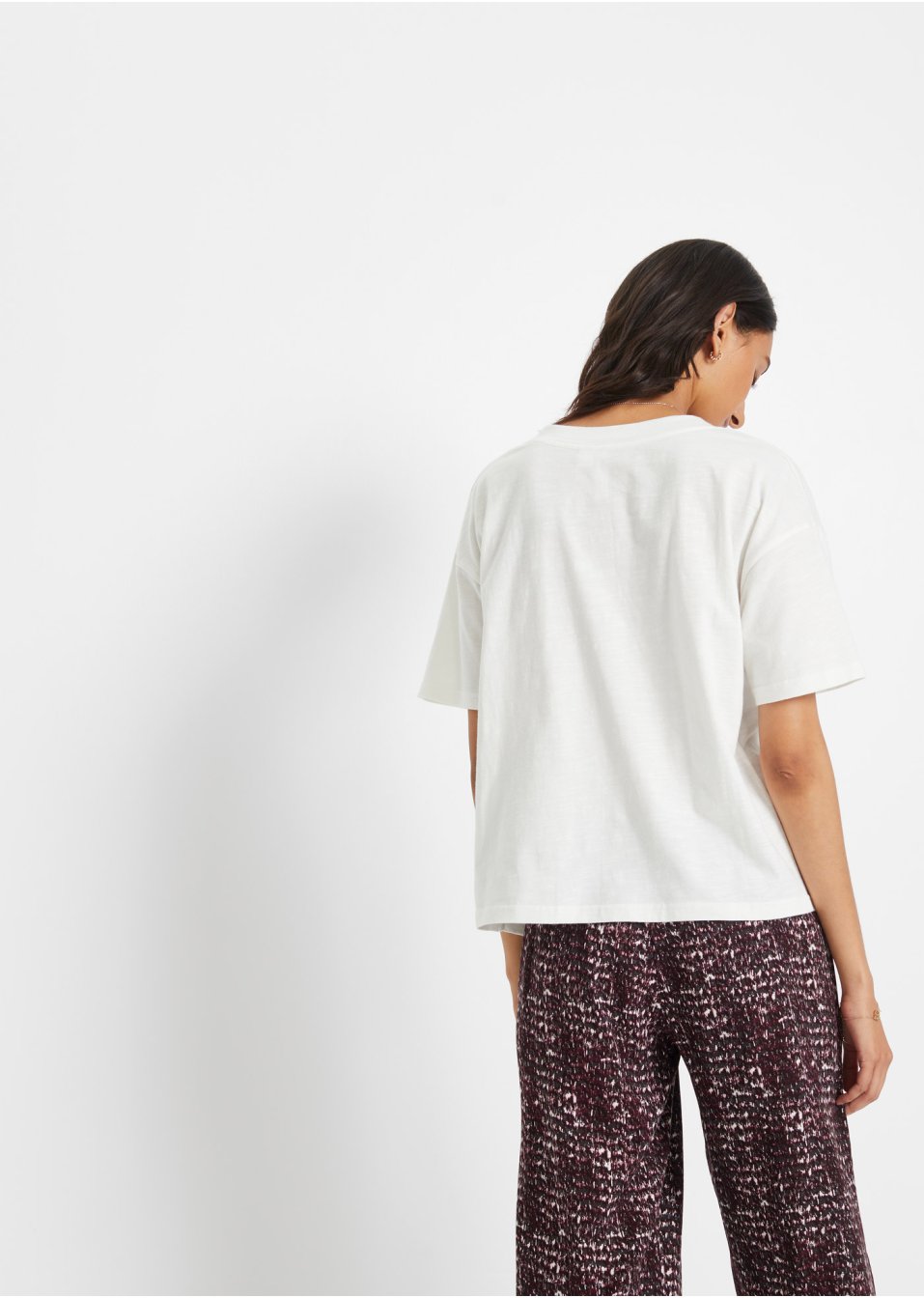 T-shirt avec décolleté en V plongeant