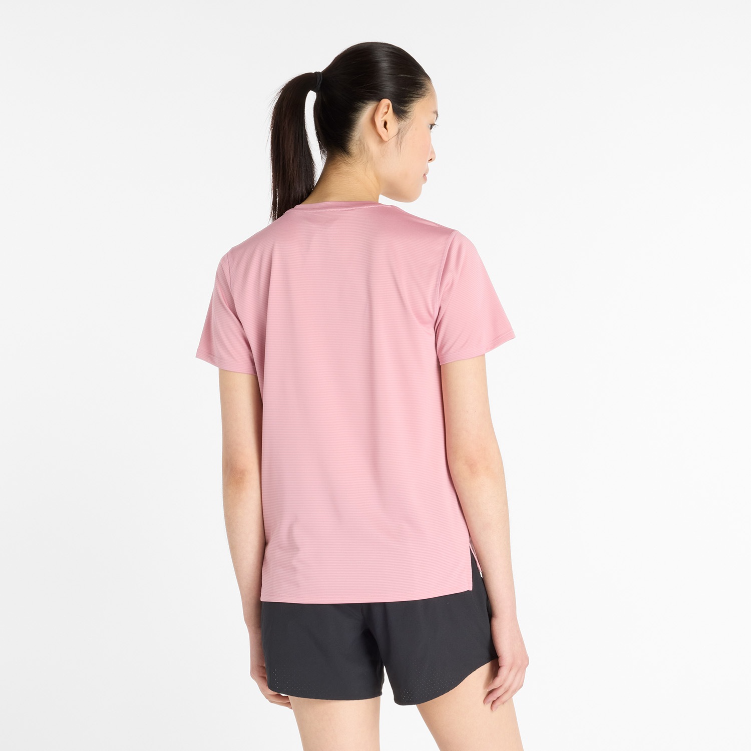 New Balance Laufshirt »SPORT ESSENTIAL T-SHIRT«, 1 tlg. mit Markenlogo