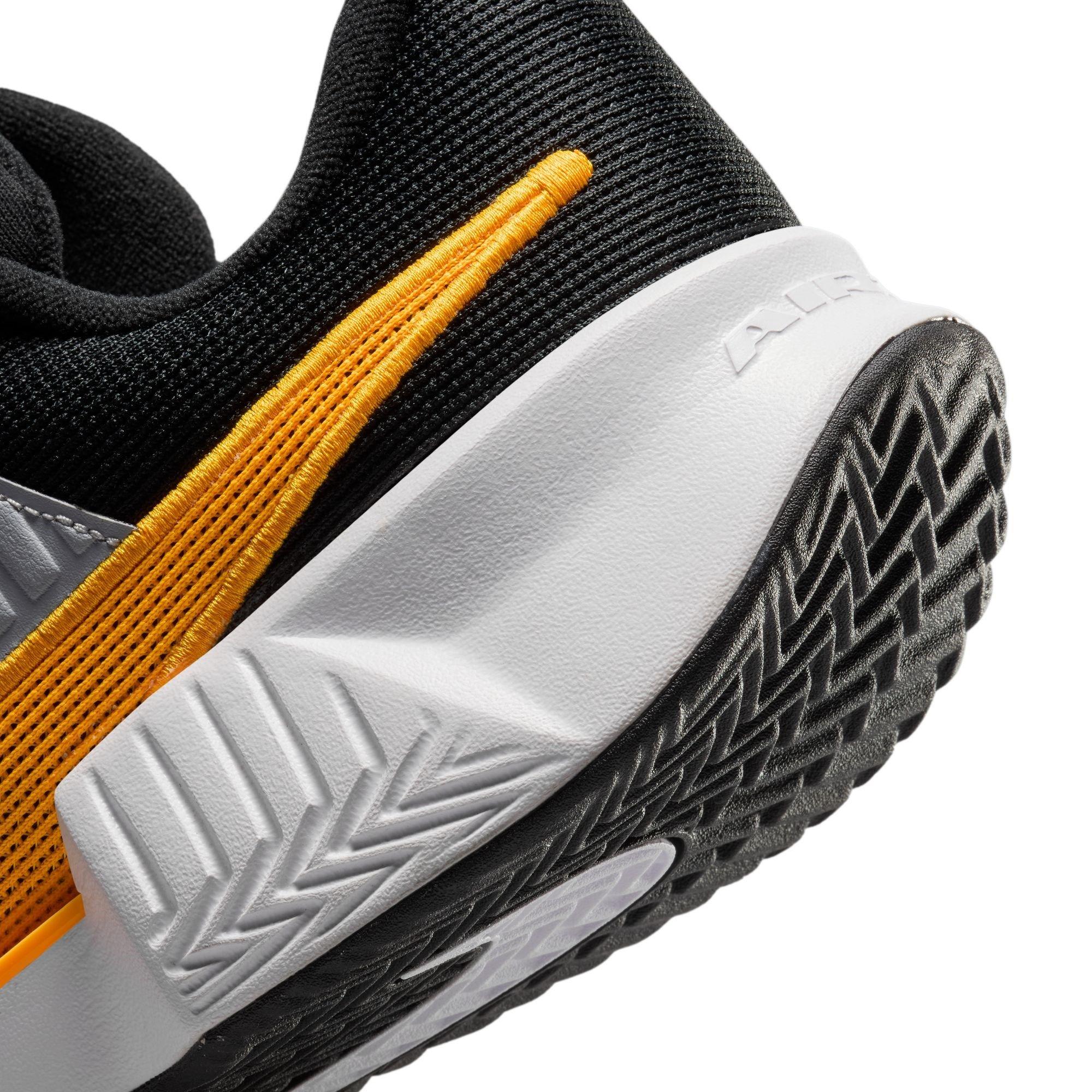 Nike Zoom GP Challenge Pro Mens Clay Court Tennis Shoes