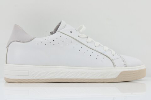 Hip Sneaker