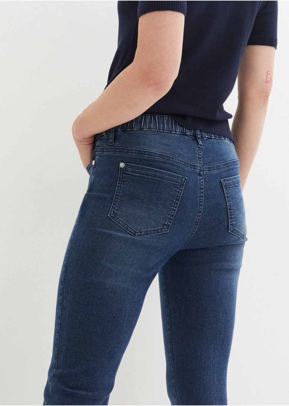 Jean taille extensible avec détails brillants