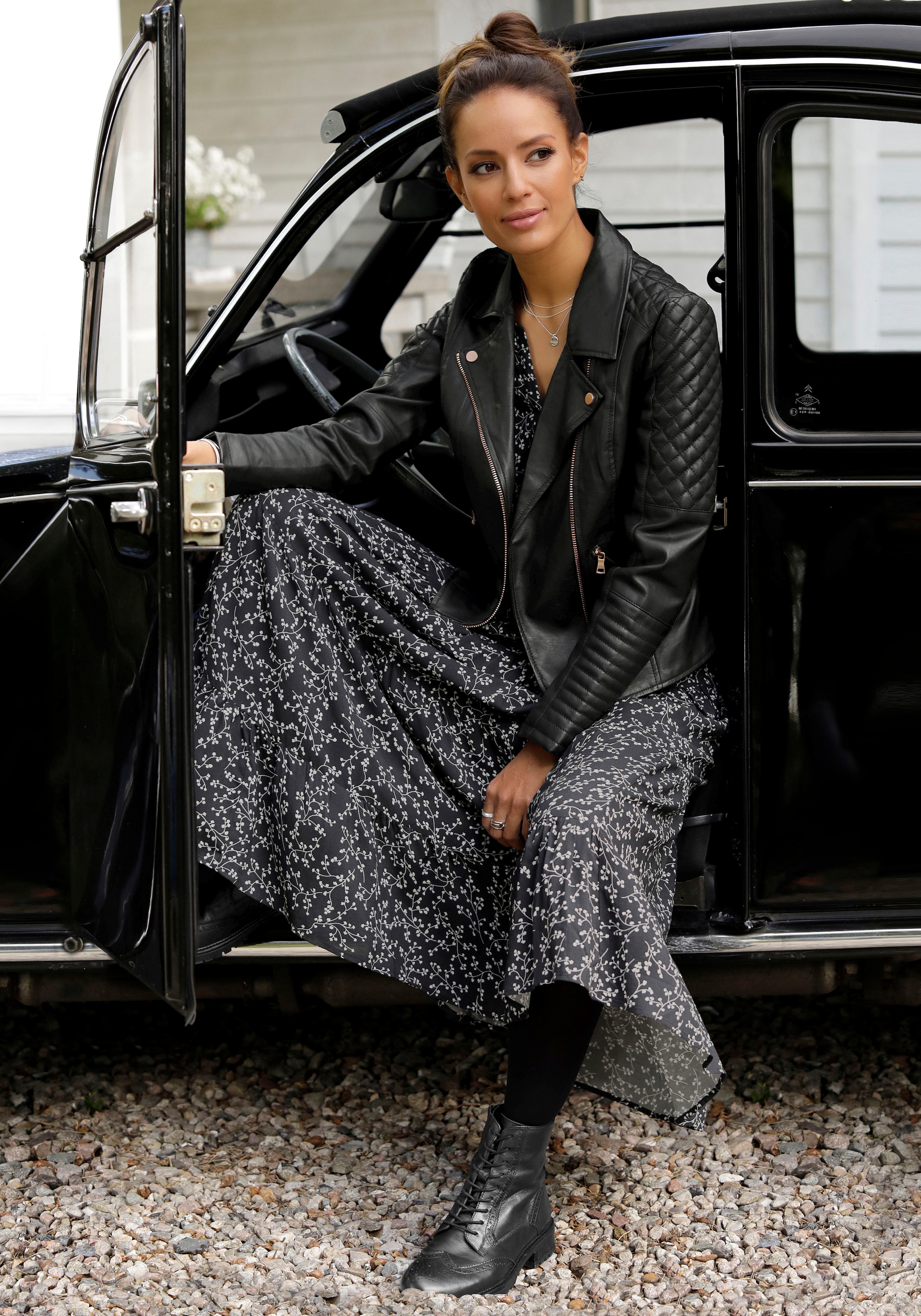 LASCANA Maxikleid mit Blumenprint und Volants, locker bequemer Look