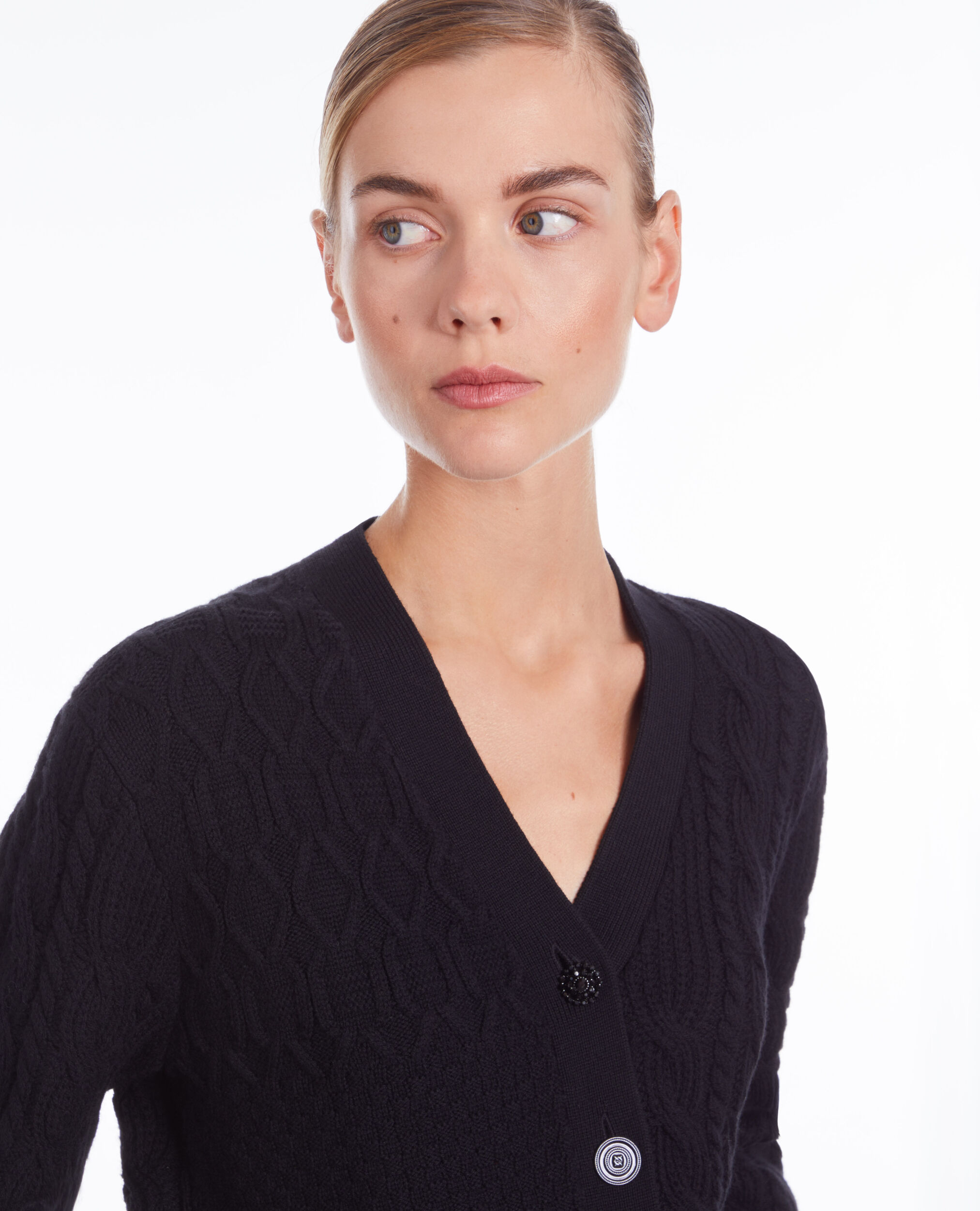 Cardigan noir en laine torsadée