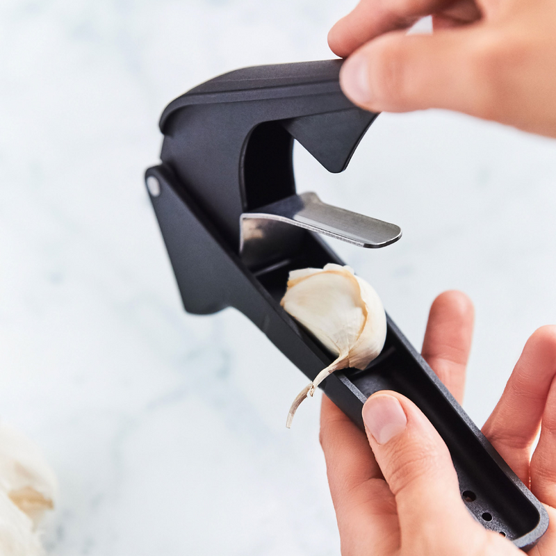 Knoblauchpresse Knoblauch und sogar Kräuter ganz einfach verarbeiten