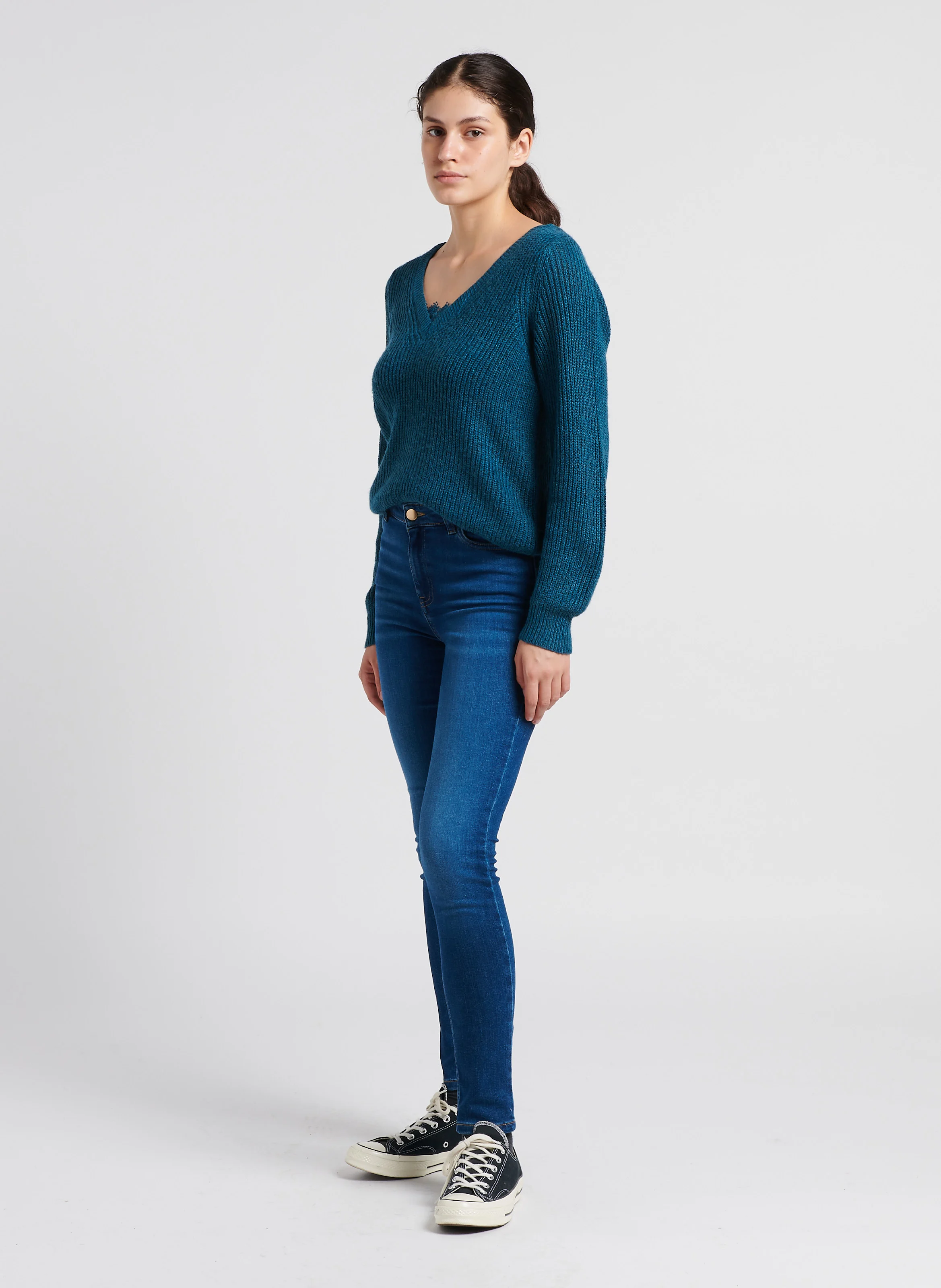 DEBRA - Pull droit col v en maille | Bleu