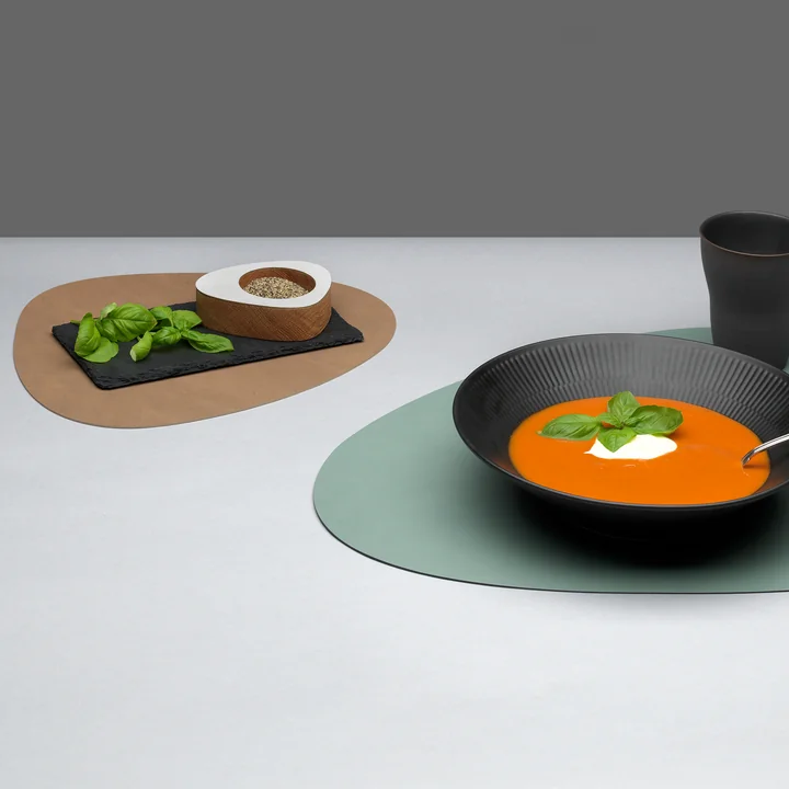 Lind DNA - Table Mat Curve S 24 x 28 cm, Nupo anthrazit