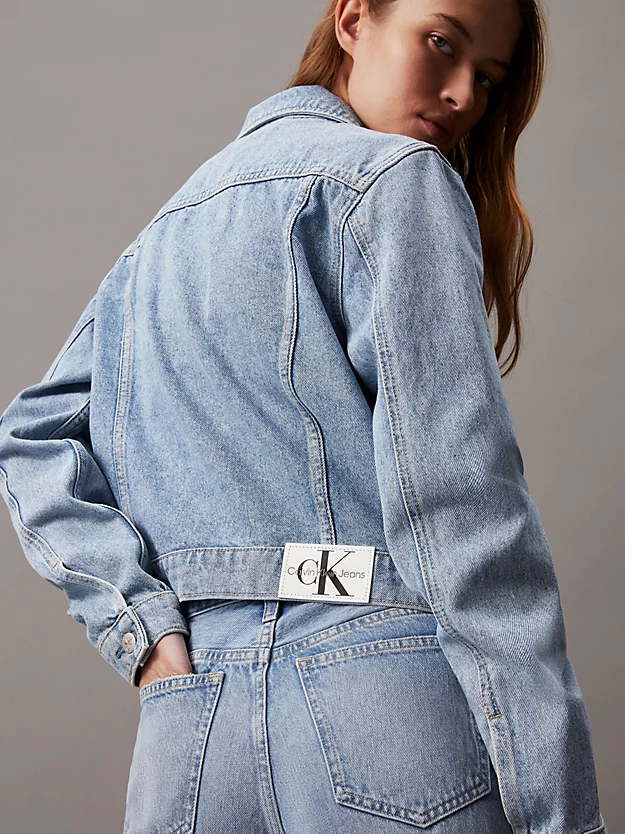 Jaqueta jeans cropped dos anos 90