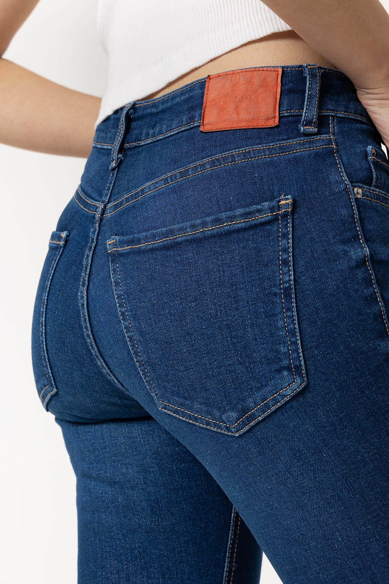 Calça jeans cropped flare de cintura alta Megan