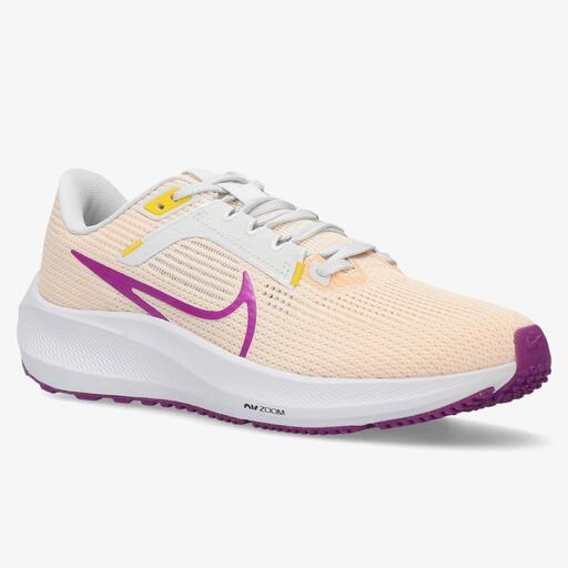 Nike Pegasus 40